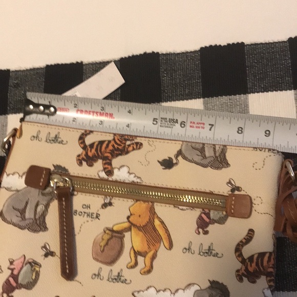 Dooney and bourke Pooh purse - Picture 3 of 6